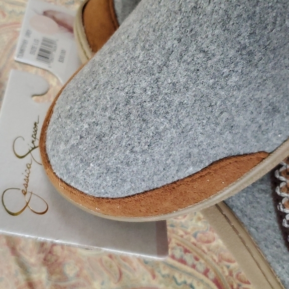 🍒 JESSICA SIMPSON GRAY SLIPPERS - Picture 11 of 12